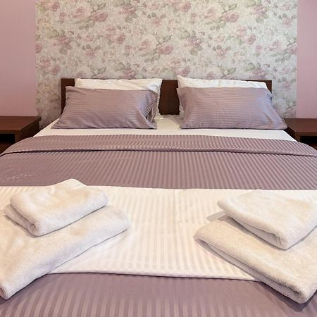 Grand Apartments On Rynok Square Лвив Екстериор снимка