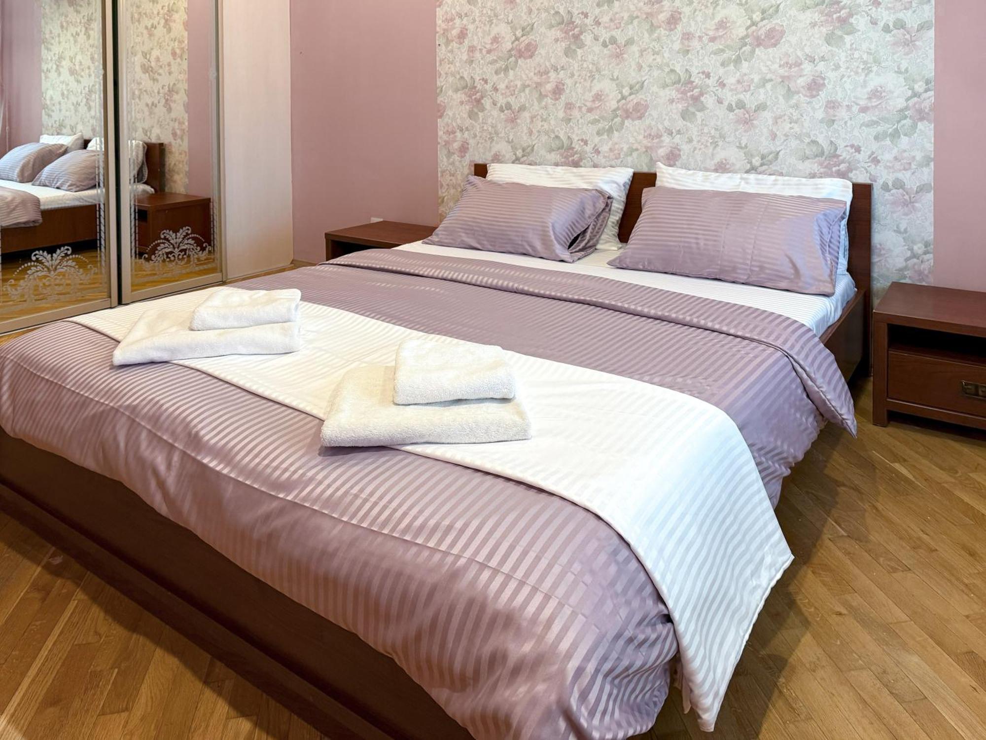 Grand Apartments On Rynok Square Лвив Екстериор снимка