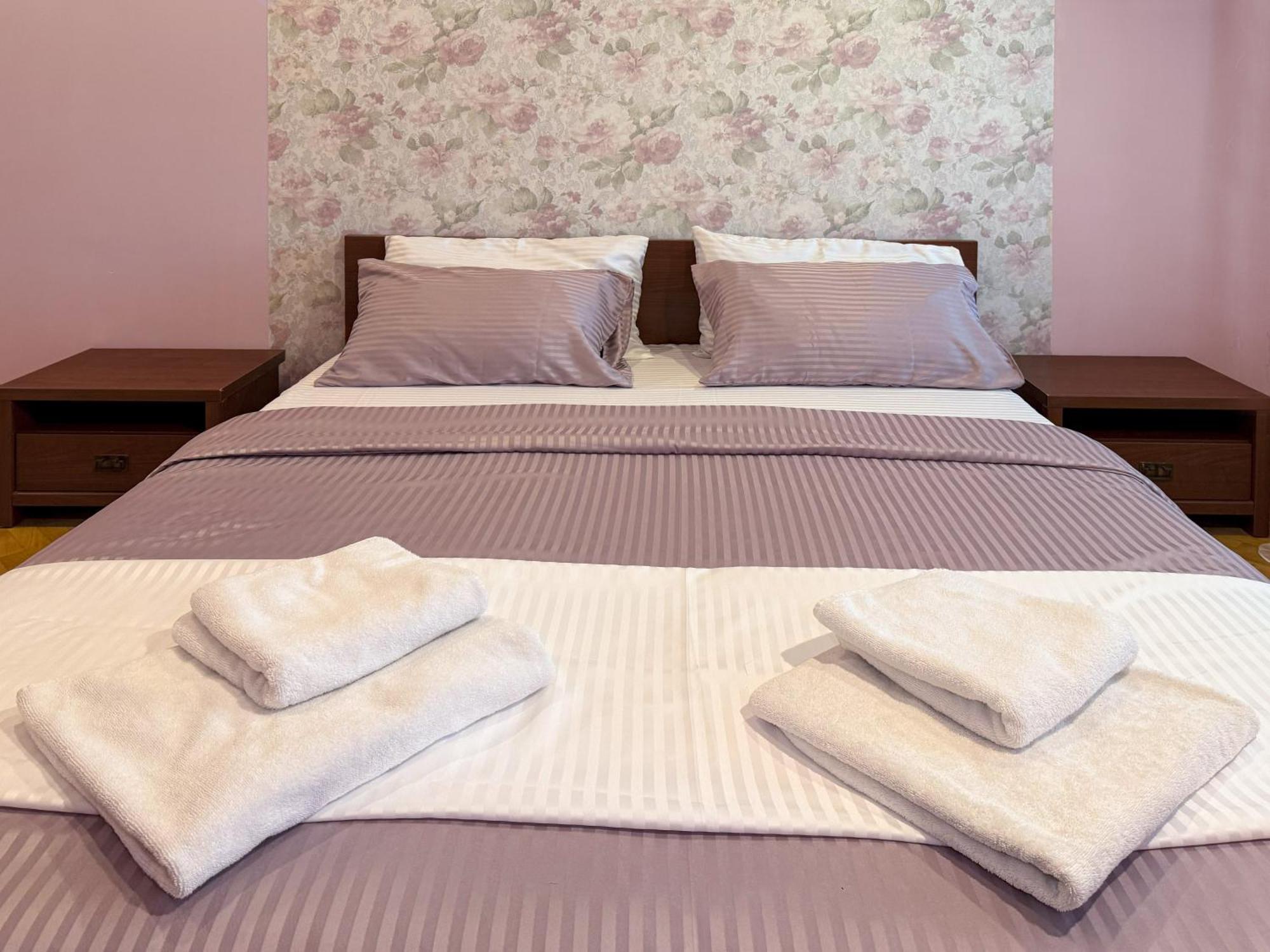 Grand Apartments On Rynok Square Лвив Екстериор снимка