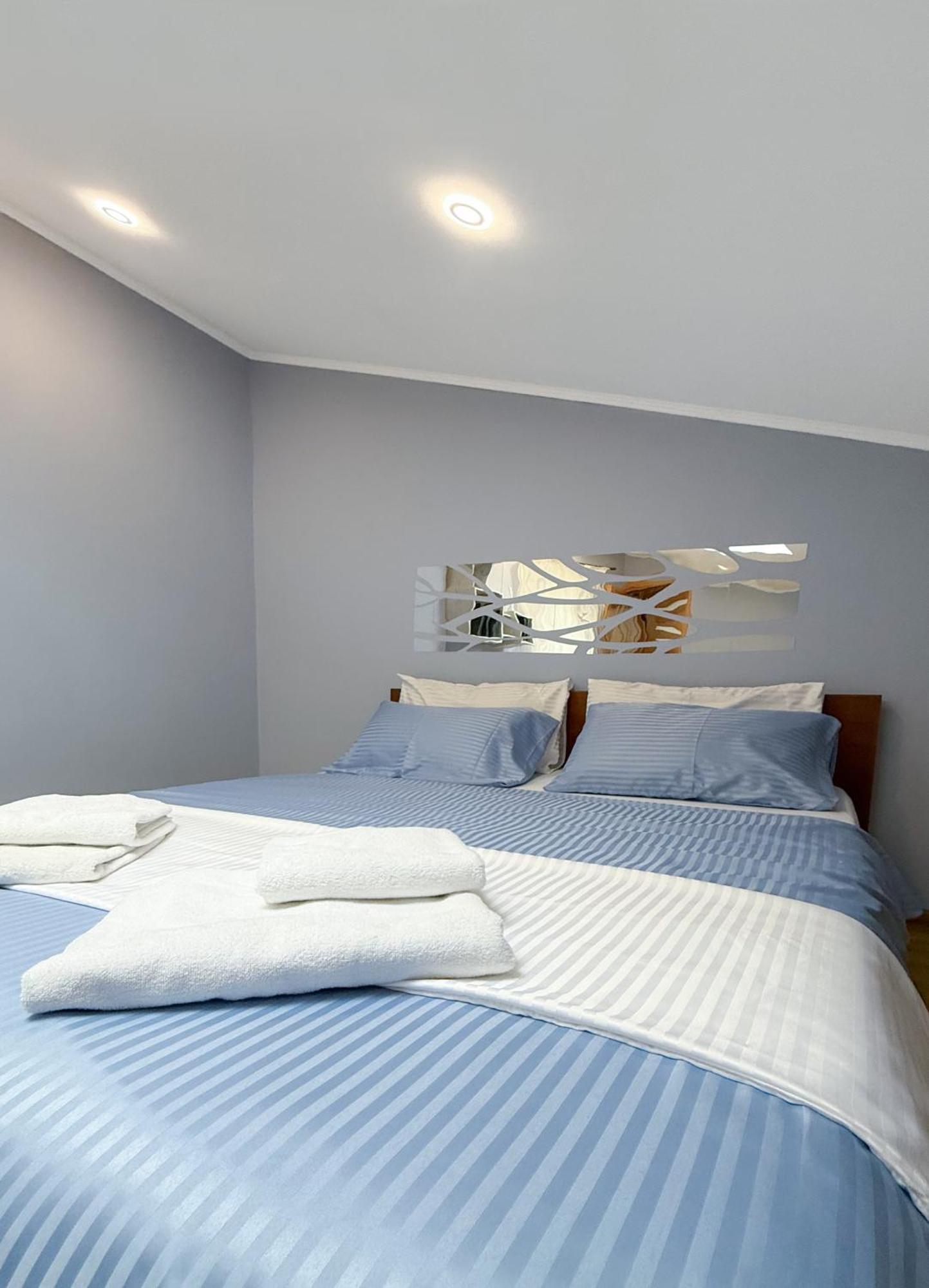 Grand Apartments On Rynok Square Лвив Екстериор снимка