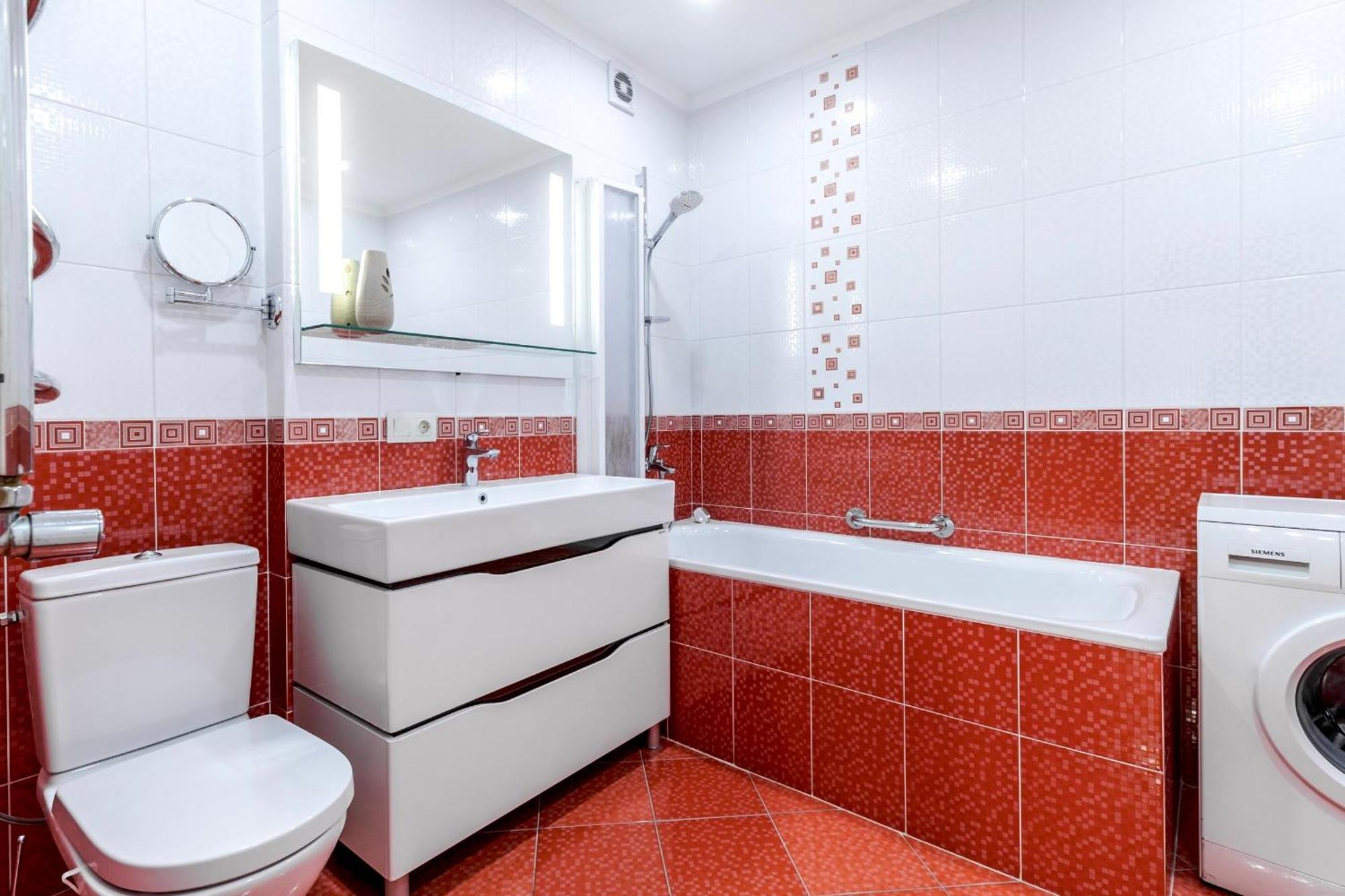 Grand Apartments On Rynok Square Лвив Екстериор снимка