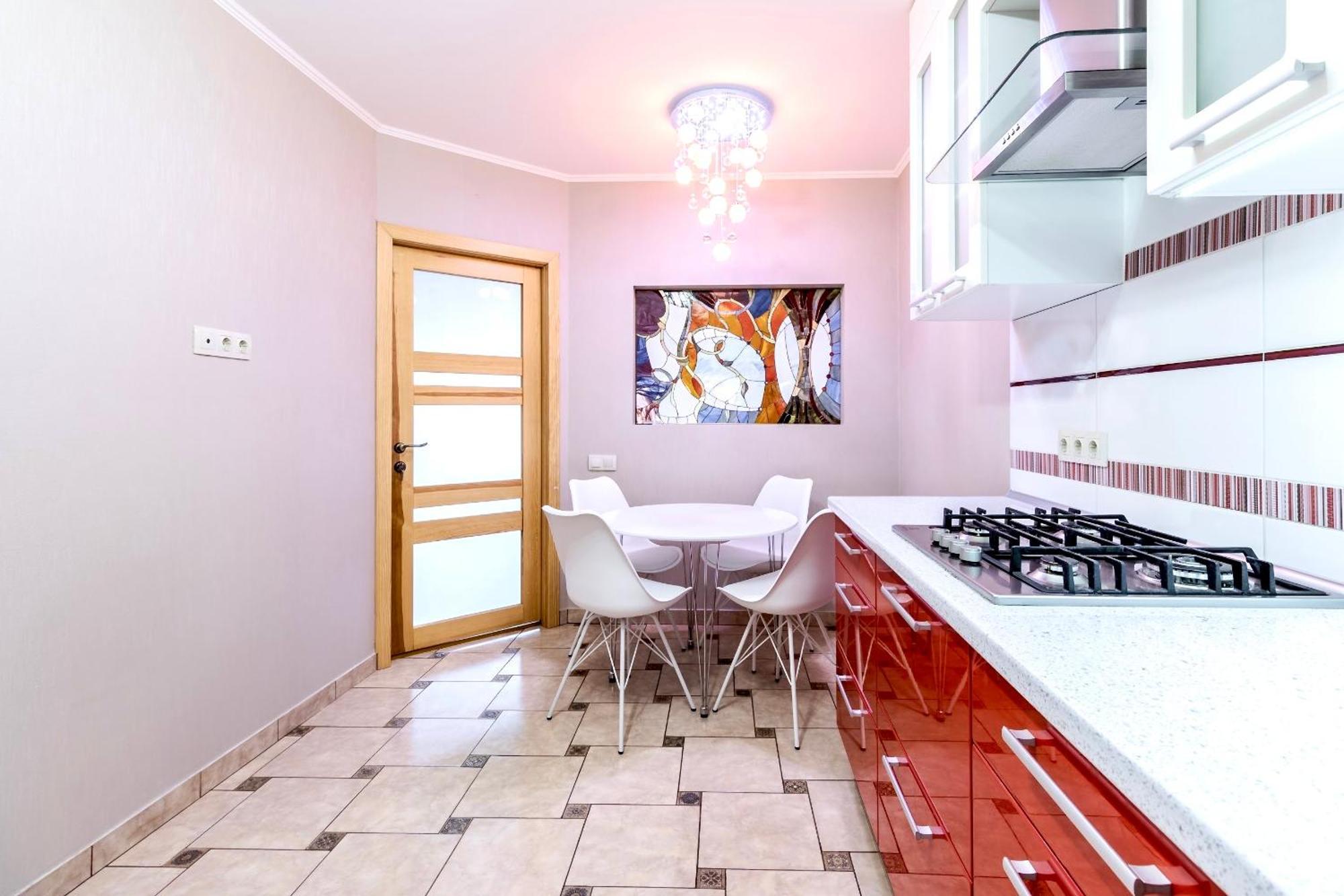 Grand Apartments On Rynok Square Лвив Екстериор снимка