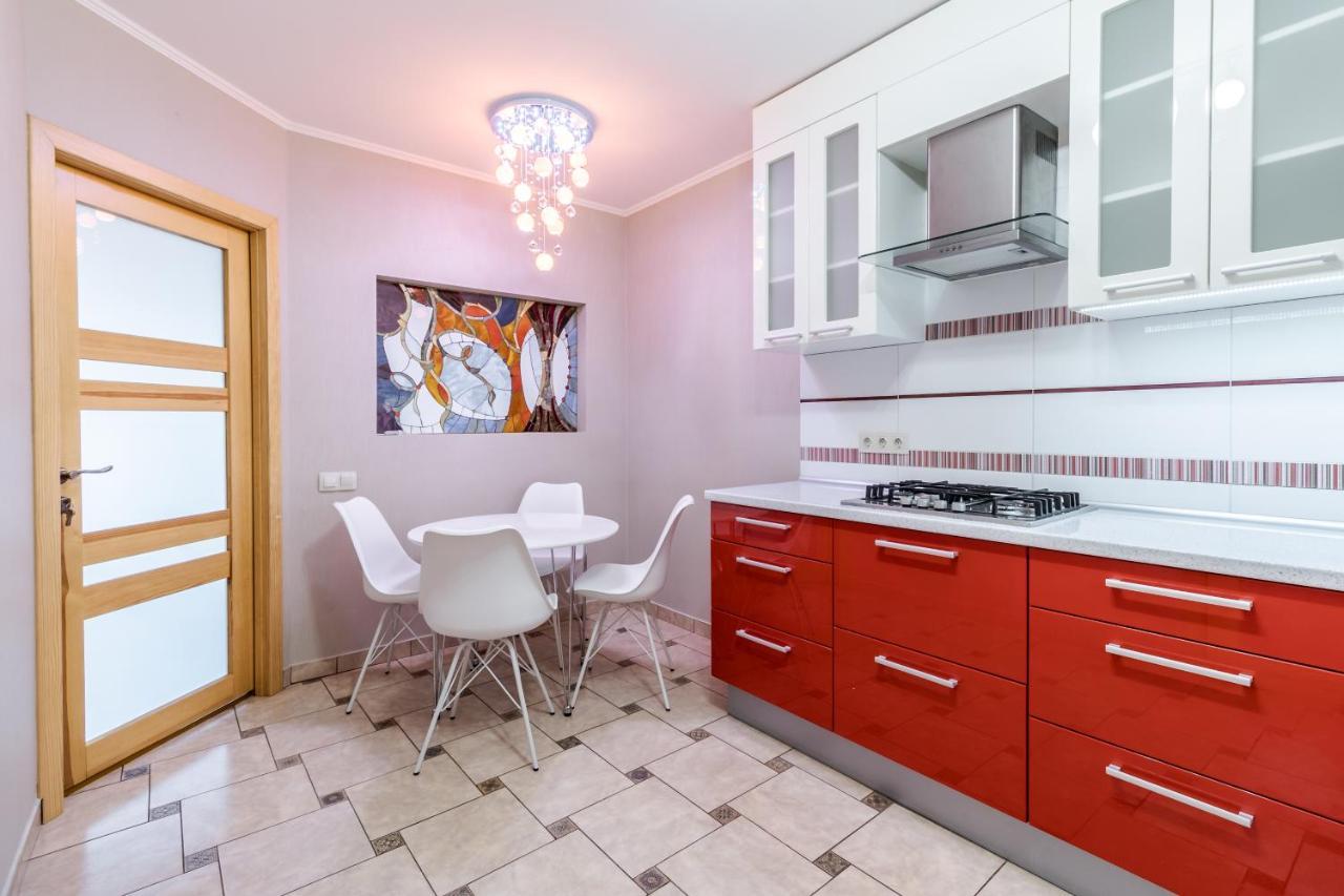 Grand Apartments On Rynok Square Лвив Екстериор снимка