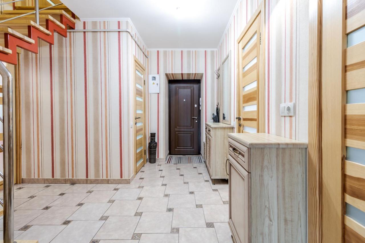 Grand Apartments On Rynok Square Лвив Екстериор снимка