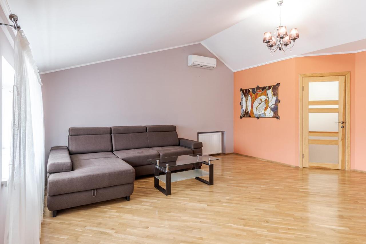 Grand Apartments On Rynok Square Лвив Екстериор снимка